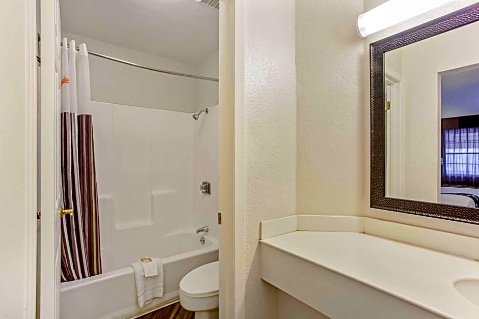 La Quinta Inn & Suites by Wyndham And Conference Center San Angelo