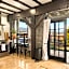 Horsefeathers Hotel