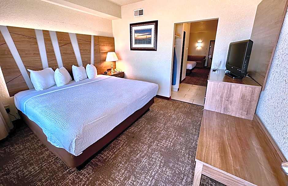 Mackinaw Beach And Bay All Suites Resort