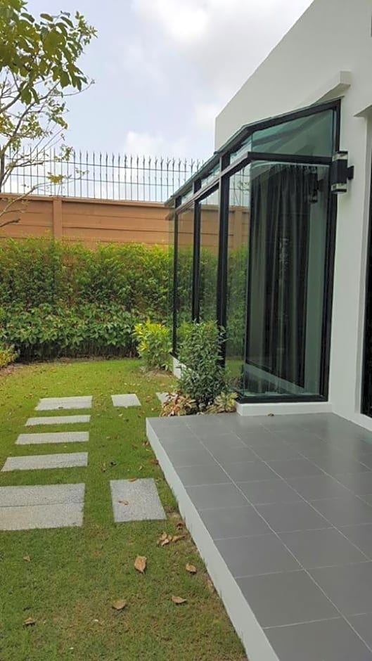 Shalom Casa Seaside Rayong