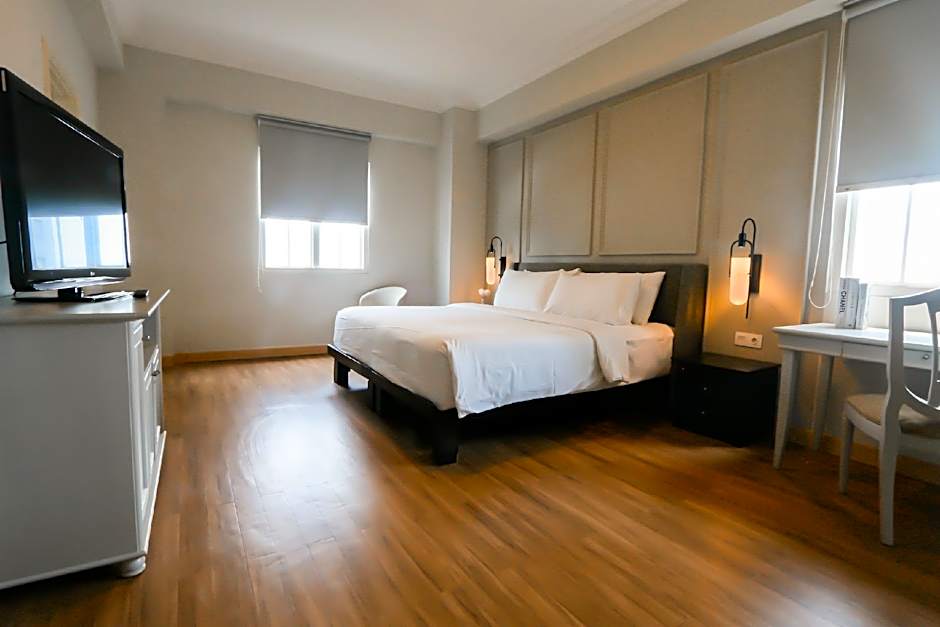 Photo 1 of 8 of Premier 3 Bedroom Apartment