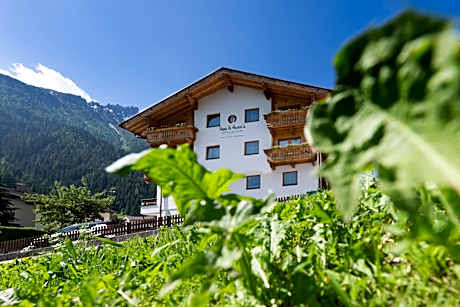 Sepp & Hannis Suiten im Dorf