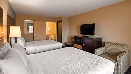 2 Queen Beds, Mobility Accessible, Roll In Shower, Non-Smoking, Full Breakfast