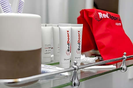 RedDoorz Plus near RS USU Medan 2