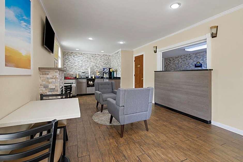 Days Inn by Wyndham Canton