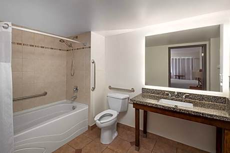 King Room - Mobility Access/Non-Smoking