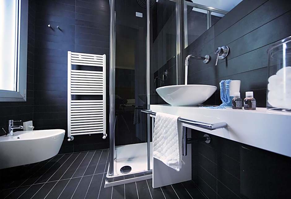 Q Hotel