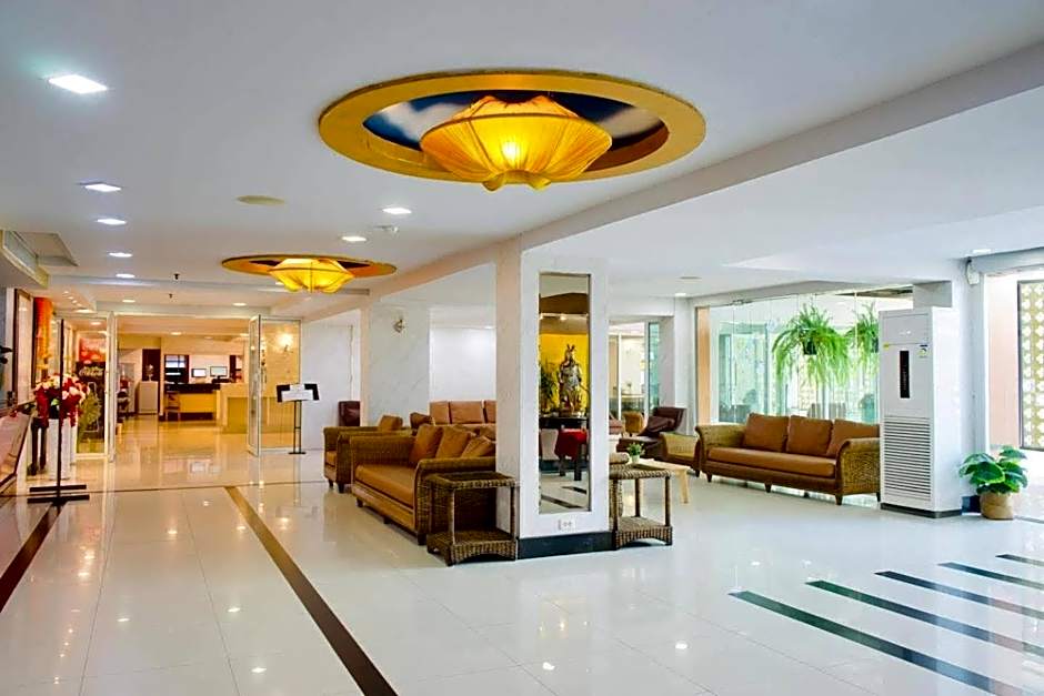 Convenient Grand Plus Hotel Suvarnabhumi