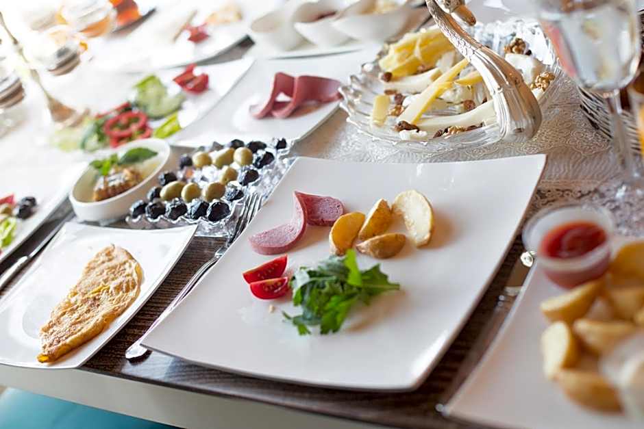 Elika Cave Suites & Spa