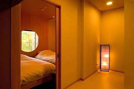 Japanese-Style Tatami Room with with Beds Private Open-Air Bath