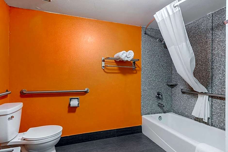 Quality Inn Acworth North