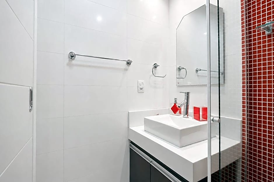 Comfortable 3 Bedrooms: Side Sea View