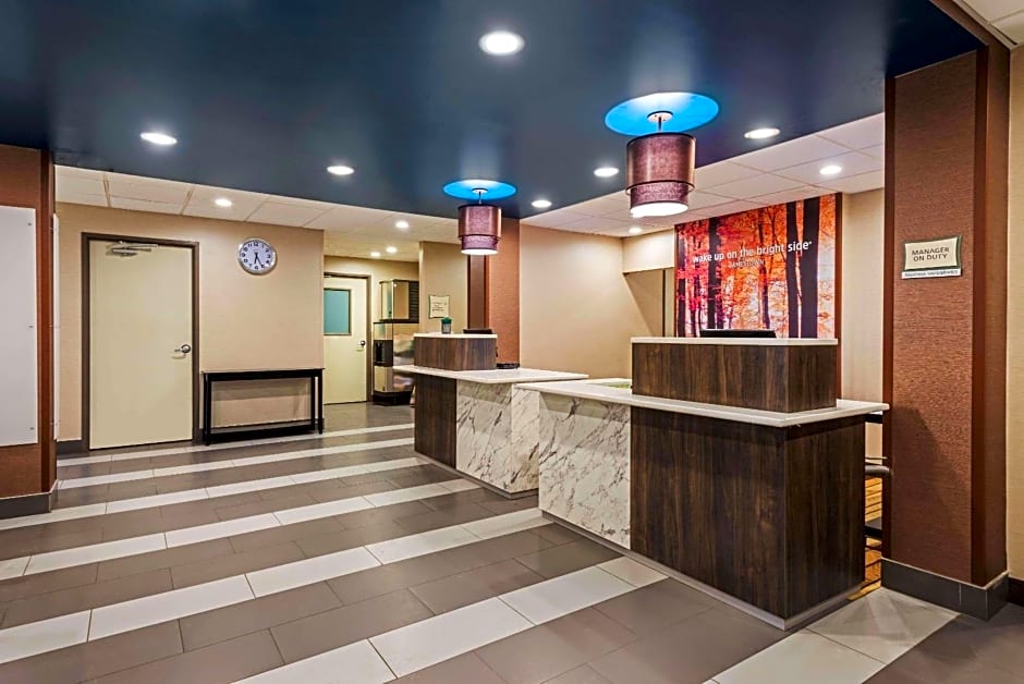 La Quinta Inn & Suites by Wyndham Jamestown, NY-Downtown