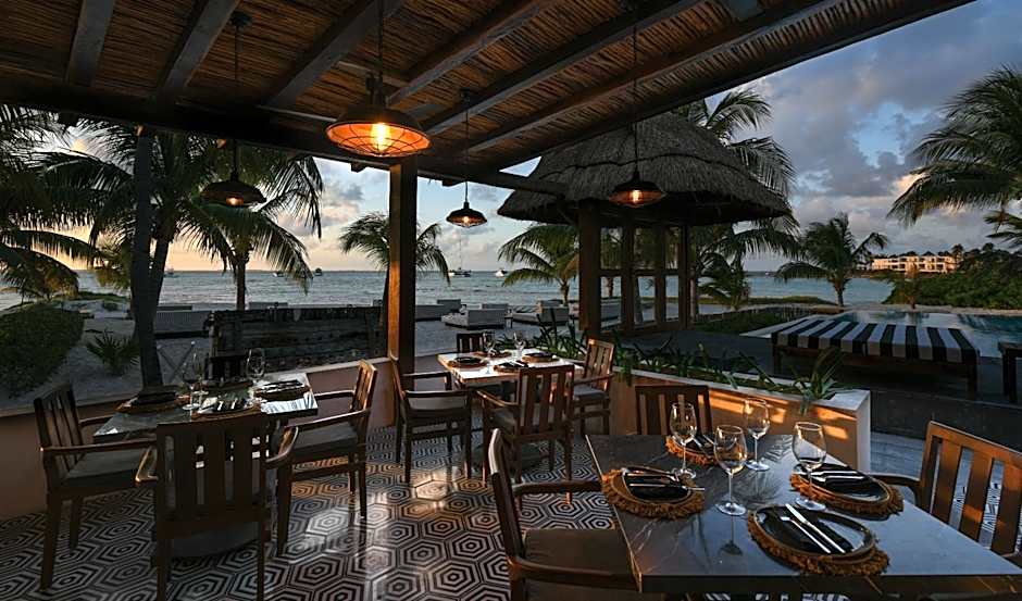 Casa del Jaguar Beach Hotel