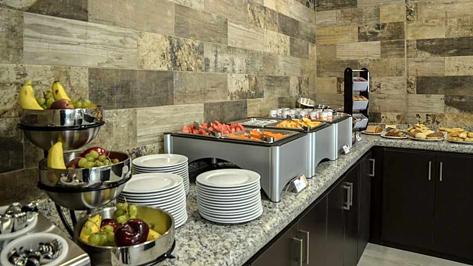 Holiday Inn Express and Suites Celaya By IHG