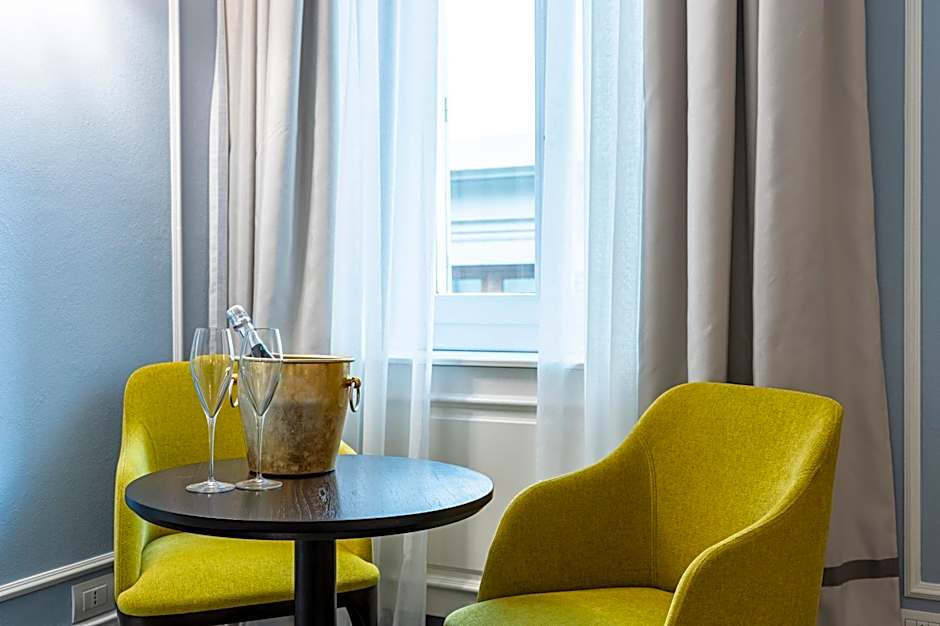 Glimpse Hotel