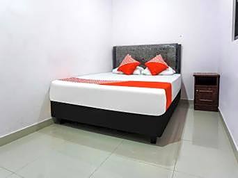 RedDoorz @ Homestay Madu Makassar