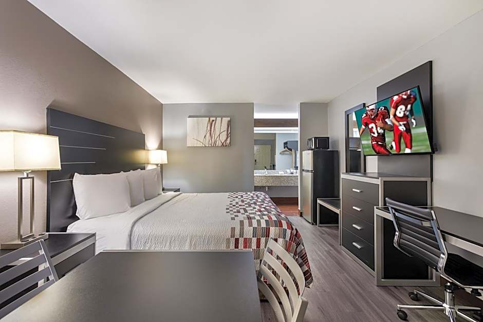 Red Roof Inn & Suites Athens, AL