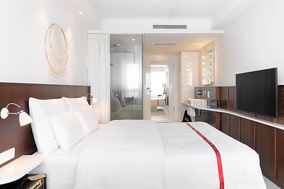 Ruby Claire Hotel Geneva Rooms