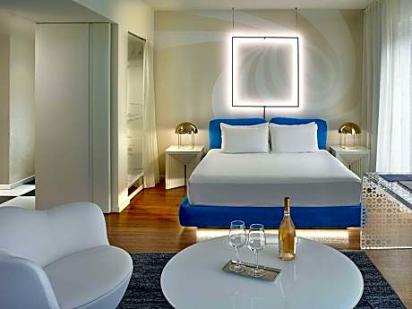 Deluxe Studio Suite
