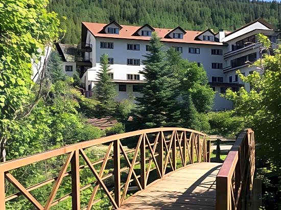 Monarch Mountain Lodge