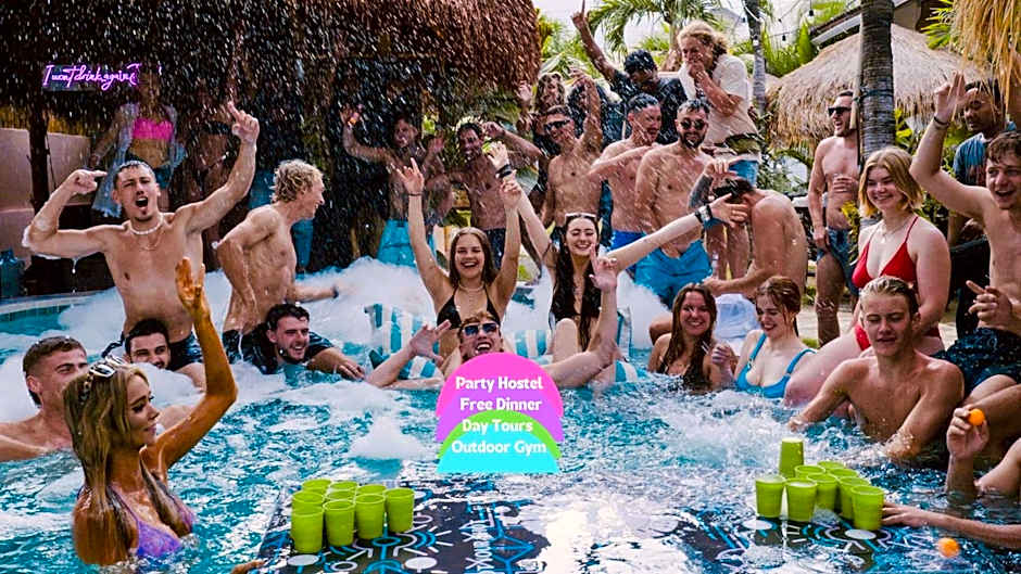 Clandestino Hostel Canggu