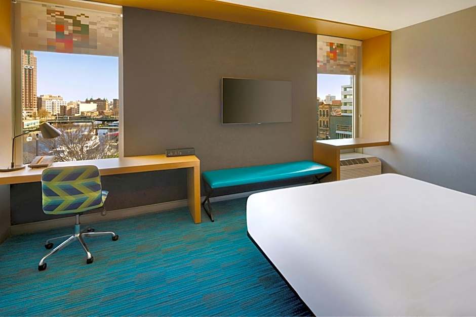 Aloft Milwaukee Downtown
