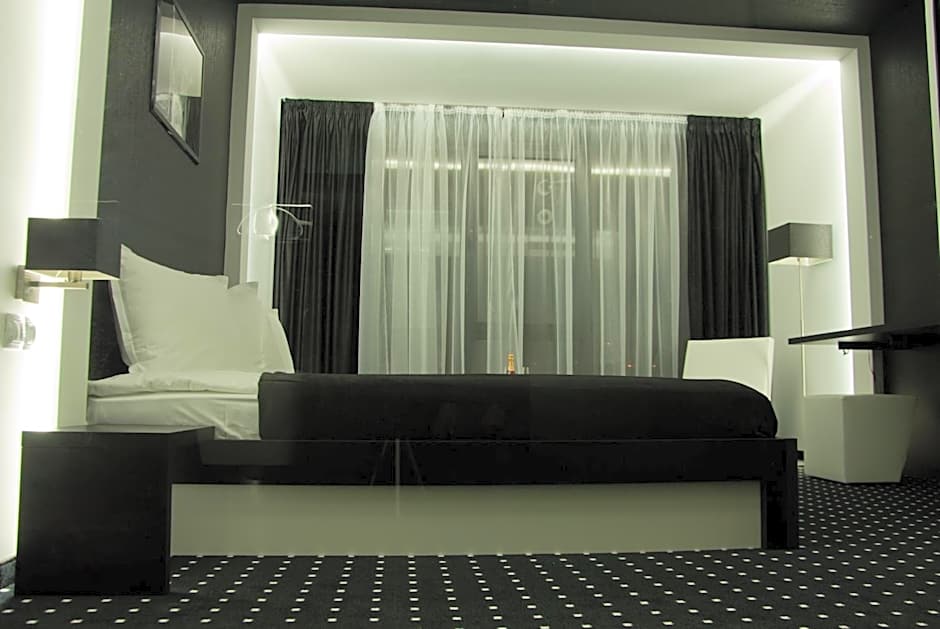 Hotel Fashion - Free Parking