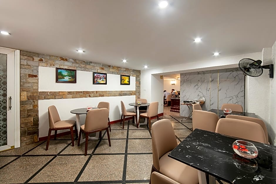 Little Diamond Hotel