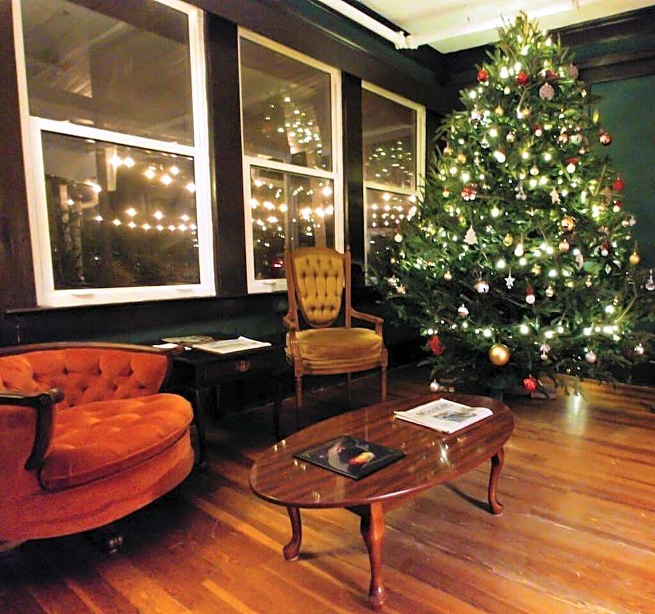 The DeLand Hotel