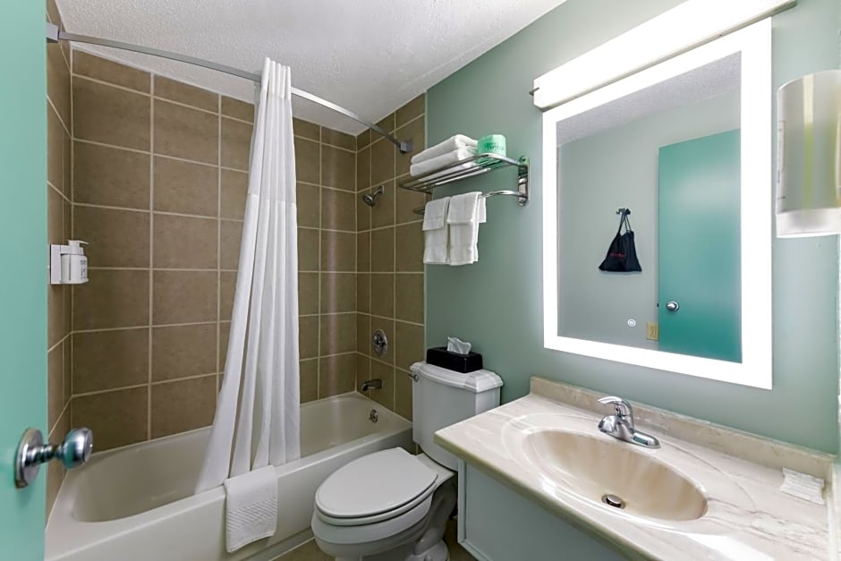 Baymont by Wyndham Liberty MO