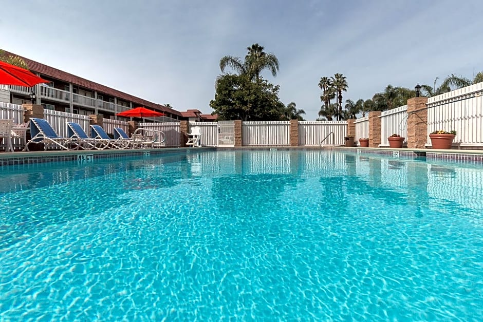 Ramada by Wyndham Costa Mesa/Newport Beach