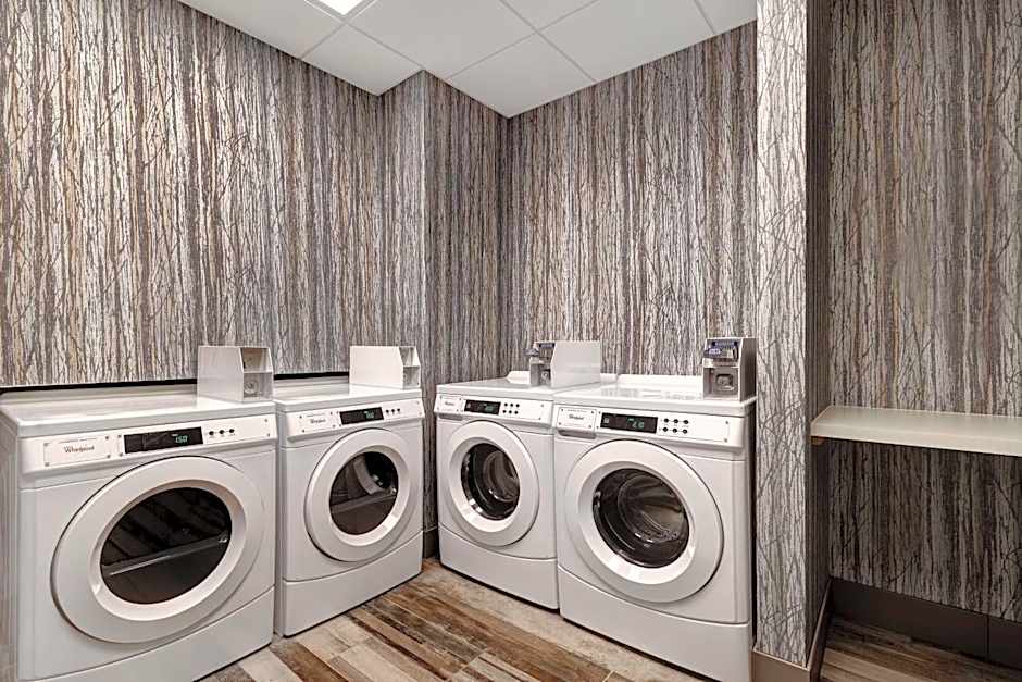 Homewood Suites by Hilton Oak Creek Milwaukee