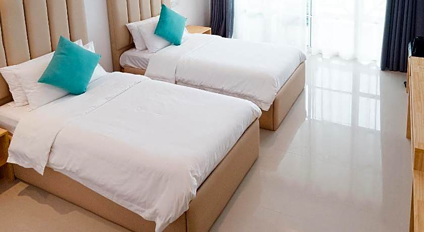 Sunrise by White sand dhigurah 