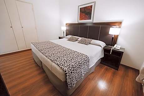 Superior Two-Bedroom Apartment (5 Adults)