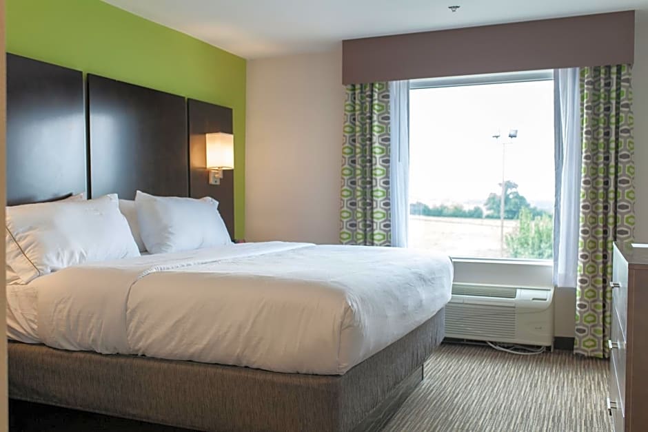 Holiday Inn Express & Suites Sweetwater, an IHG Hotel
