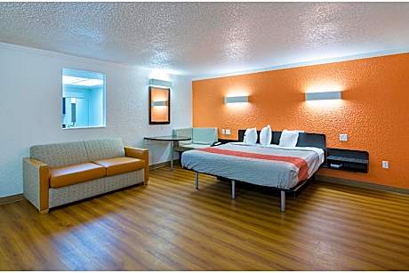 1 KB | Suite, Nsmk, Micfridge, Sofa-Bed