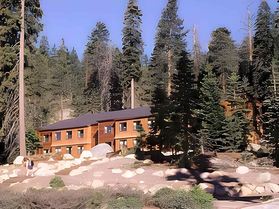 Wuksachi Lodge in Sequoia National Park