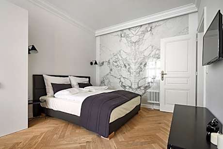 Deluxe Studio