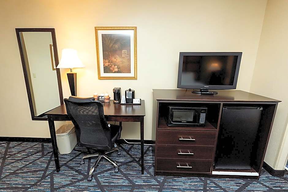 Quality Inn & Suites Marinette