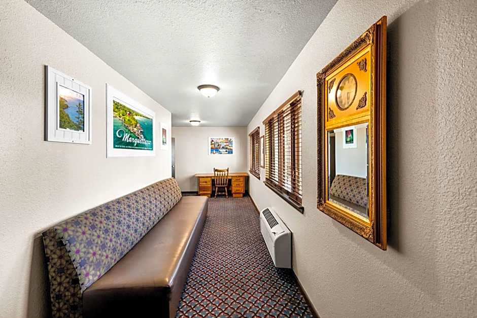 Americas Best Value Inn - Marquette