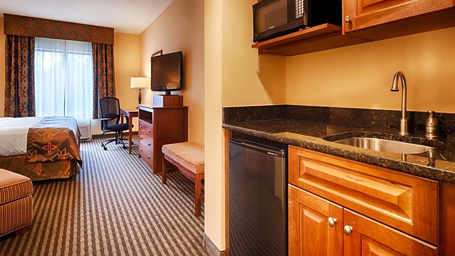 Best Western Plus Westgate Inn & Suites