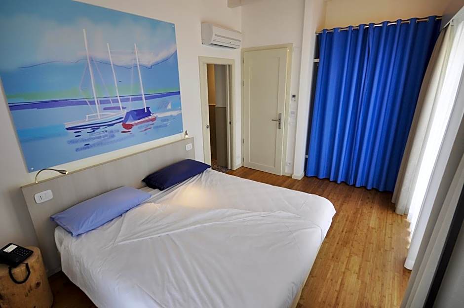 Photo 1 of 15 of 1 Double Bed or 2 Beds