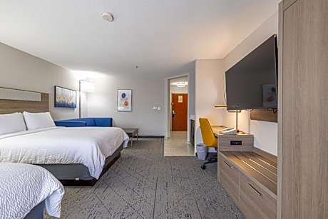 Queen Suite with Sofa Bed