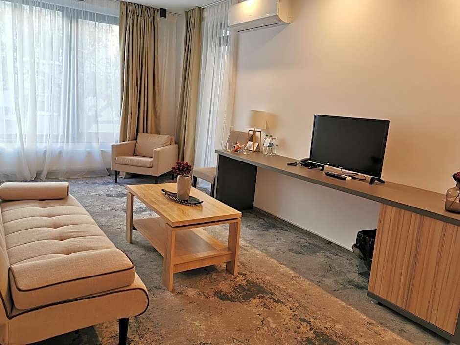 YMY Boutique Residence