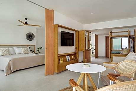 The Reserve Master Suite Ocean Front with Bathtub