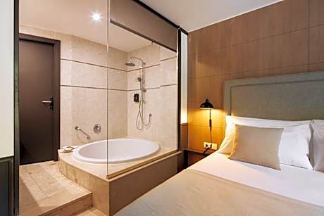 Double Room with parking included
