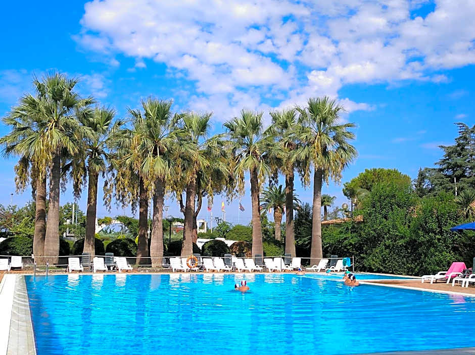 Villaggio Turistico La Mantinera - Hotel