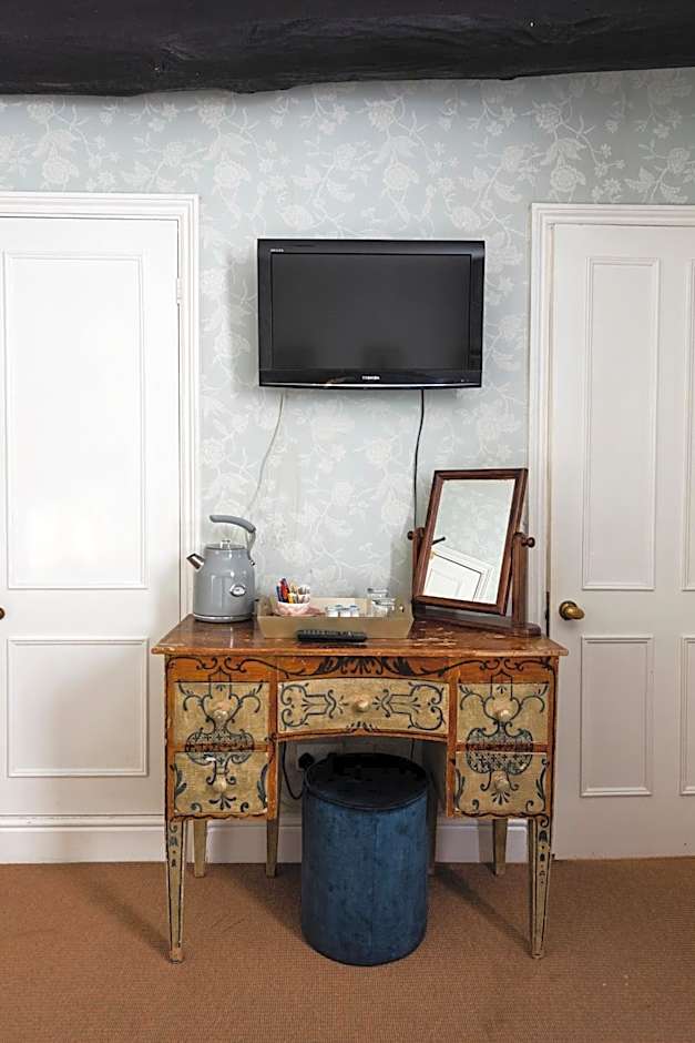 Brook Whipper-In Hotel