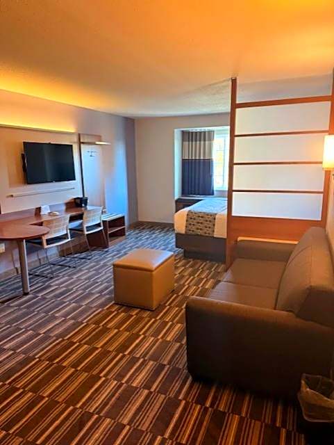 Microtel Inn & Suites By Wyndham Altoona